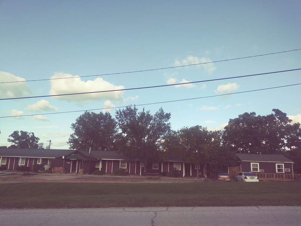 Headwaters Motel
