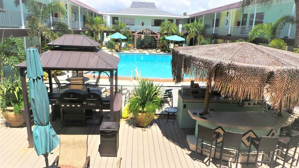Island House Hotel