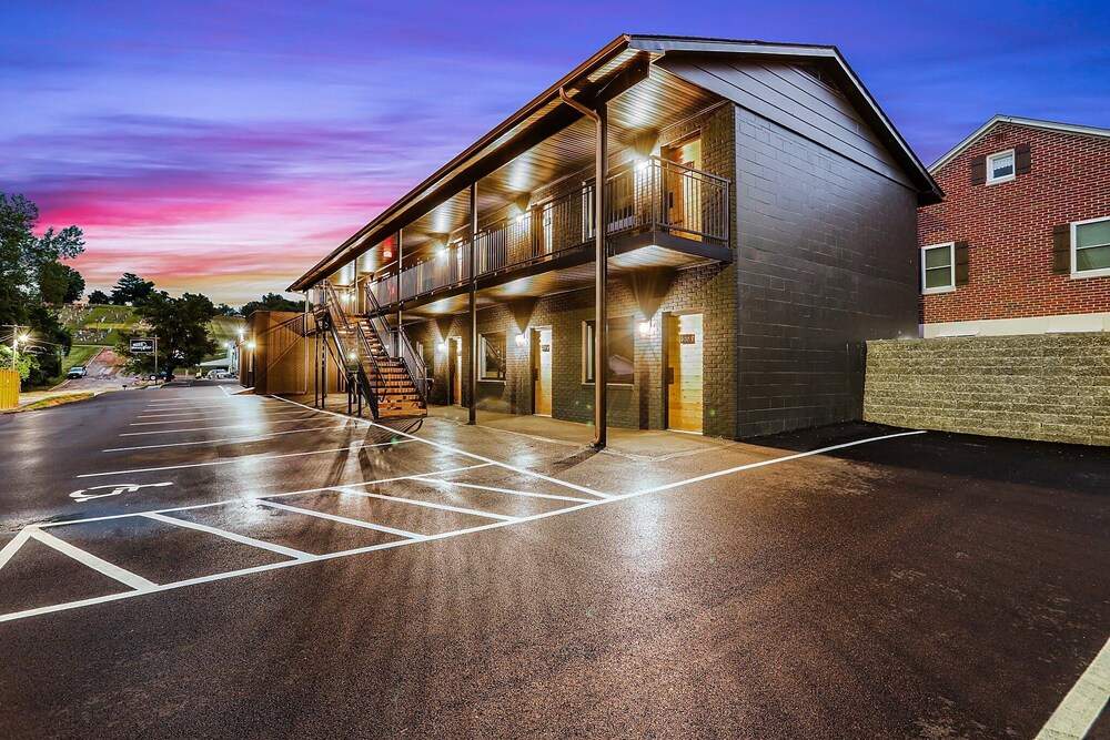 The Hermann Motel