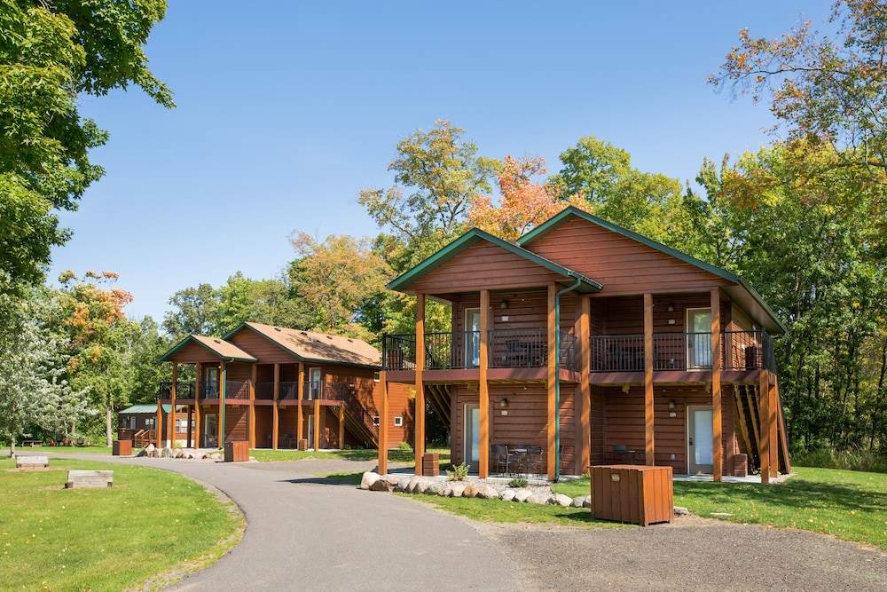 Appeldoorn's Sunset Bay Resort