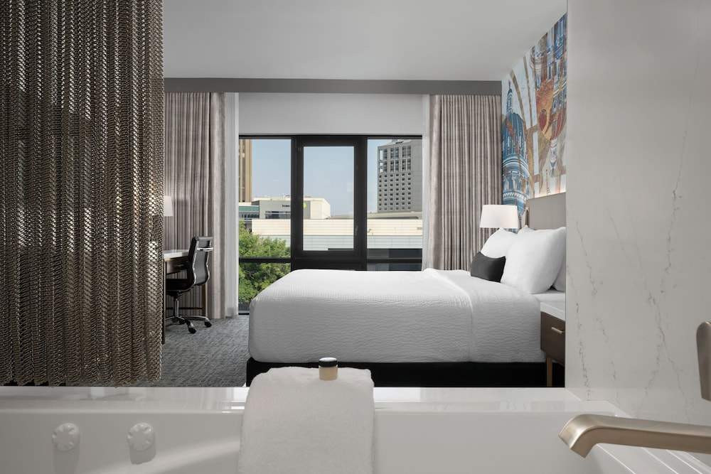 Hotel 43