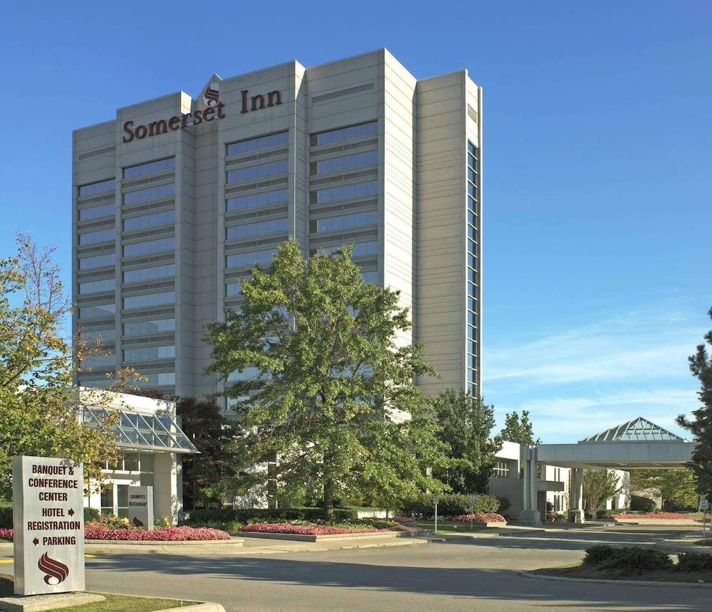 Somerset Inn