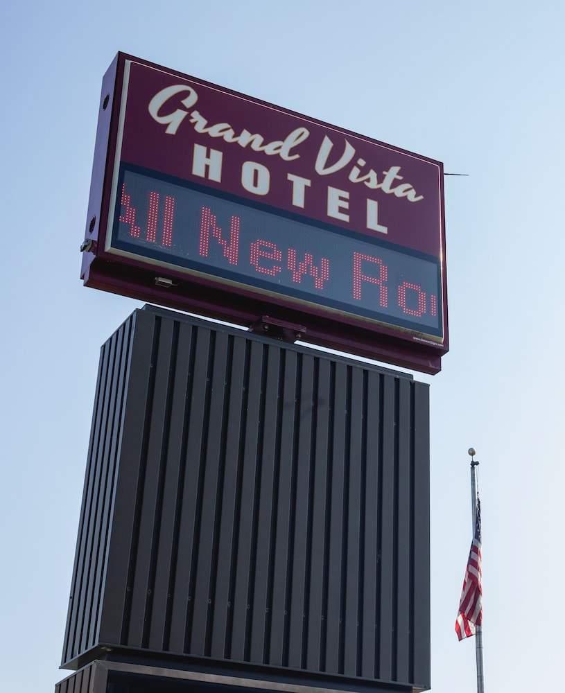 Grand Vista Hotel