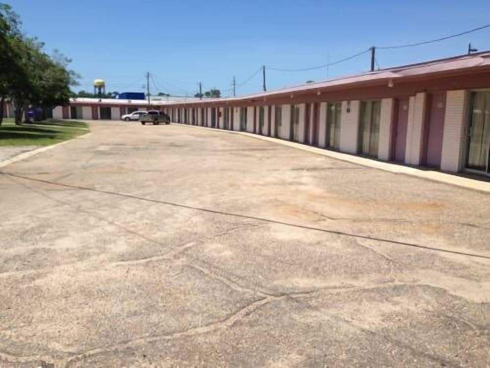 Holiday Motel