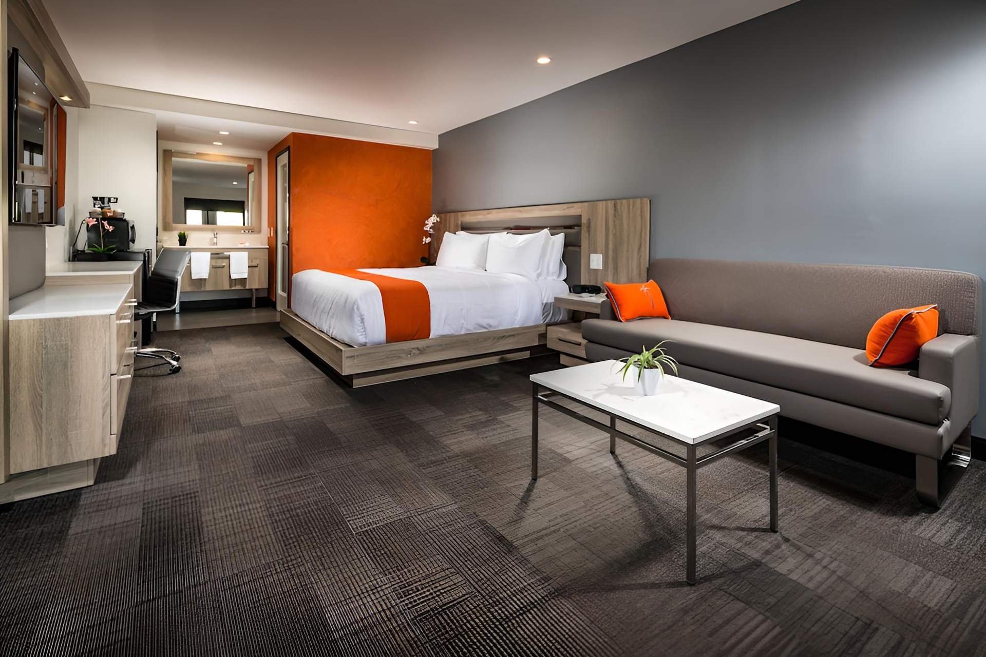 Canoga Hotel