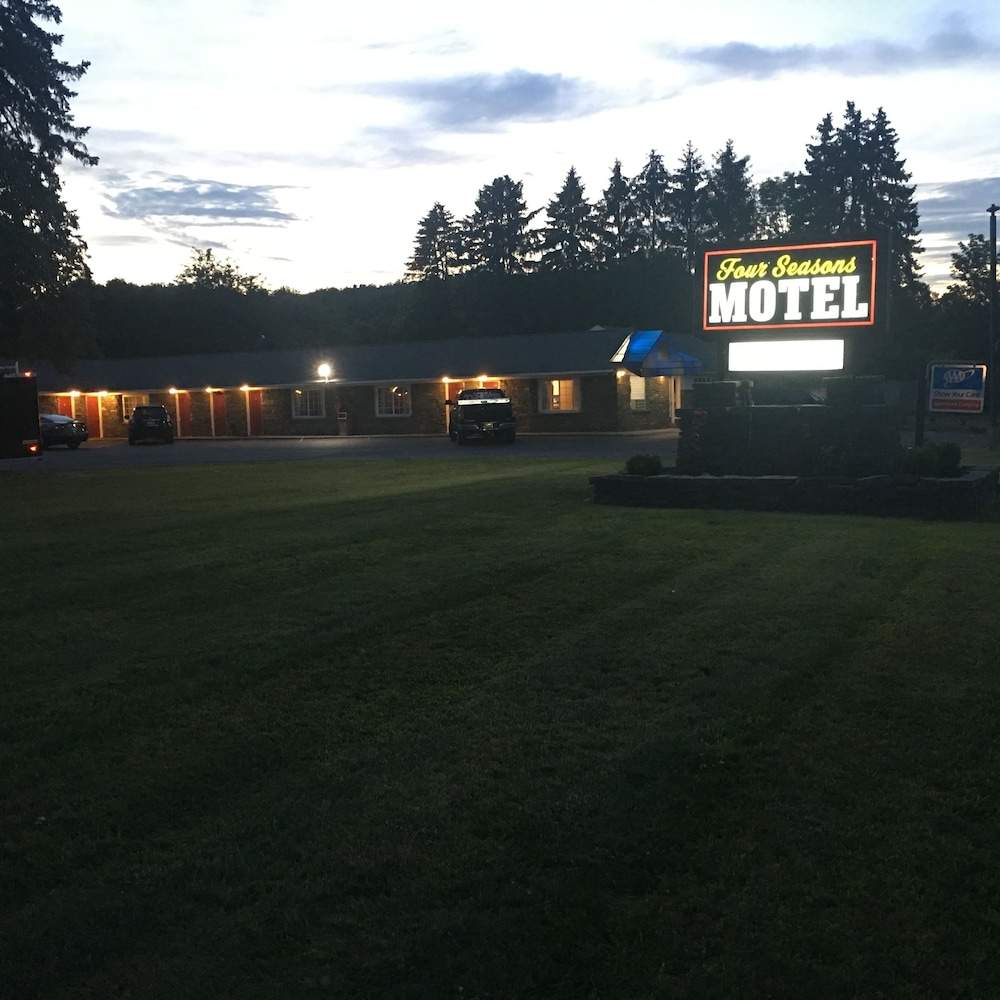 Four Season Motel