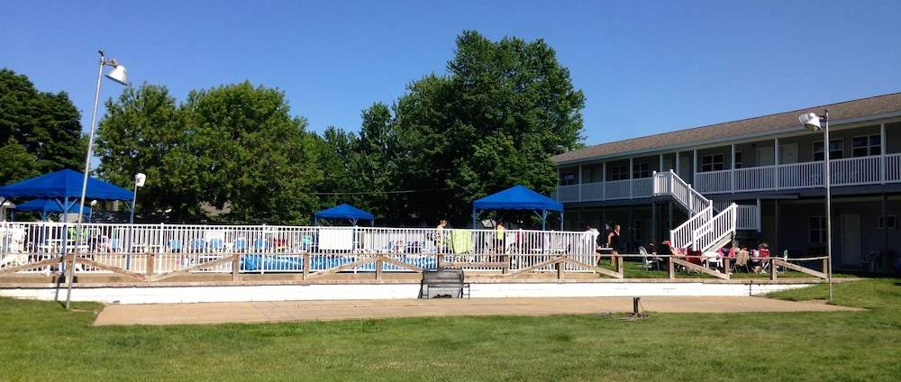 Lakeside Motor Lodge