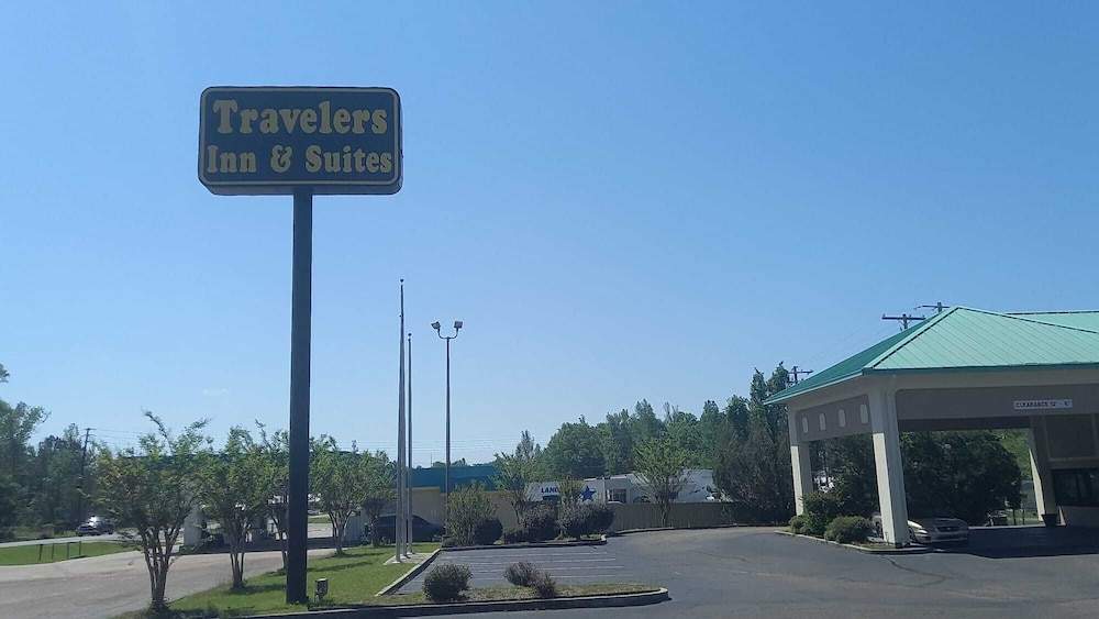 Traveler Inn and Suites