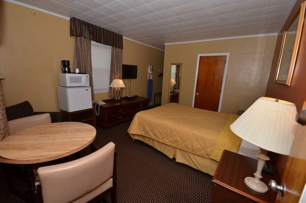 Budget Host Mel-Dor Motel