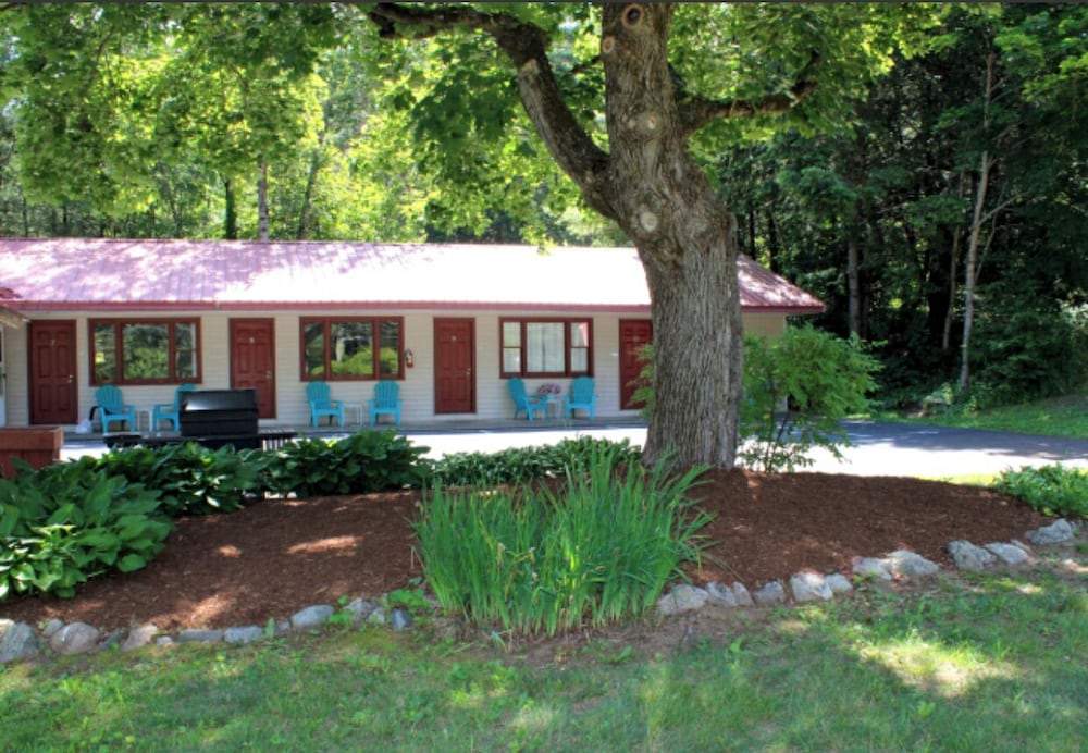Luzerne Court Motel