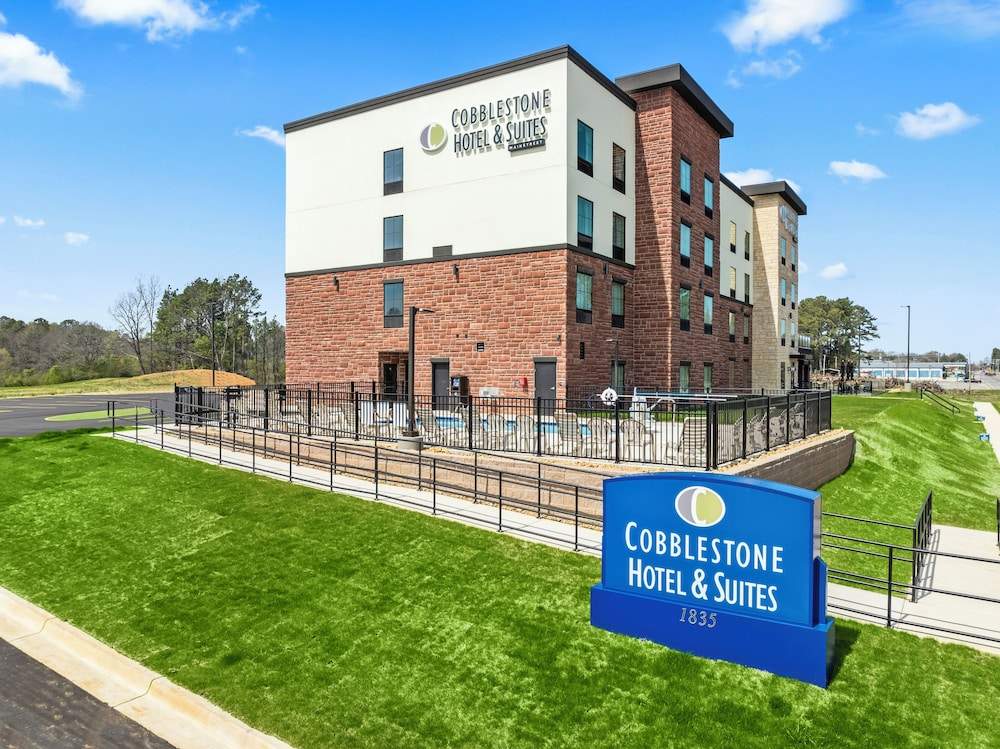 Cobblestone Hotel & Suites - Foley