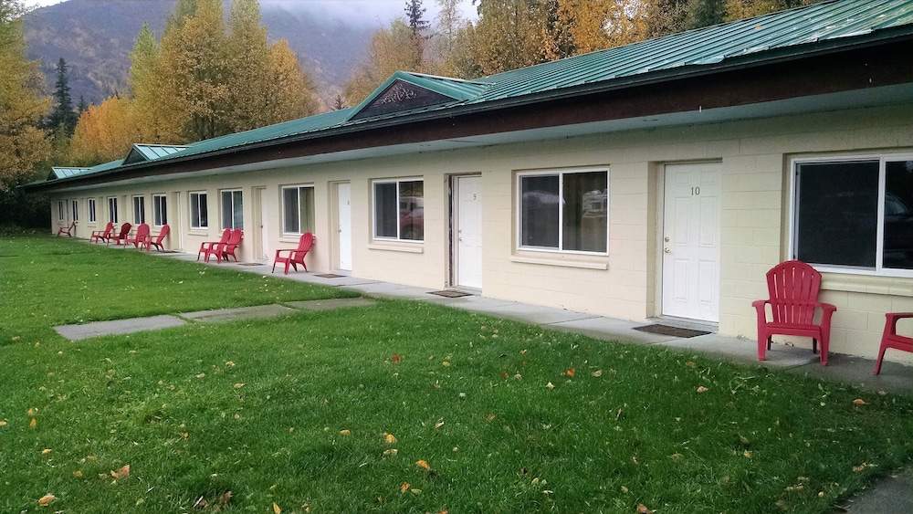Bird Creek Motel