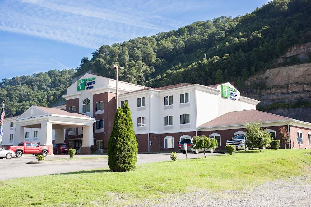 Holiday Inn Express Hotel & Suites by IHG