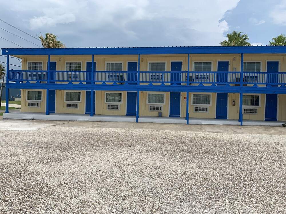 American Inn and Suites