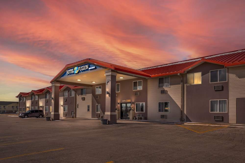 HOTEL FUZION INN & SUITES
