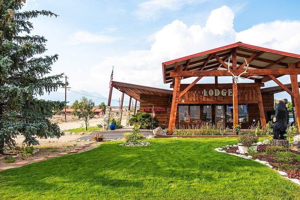 The Lodge Motel
