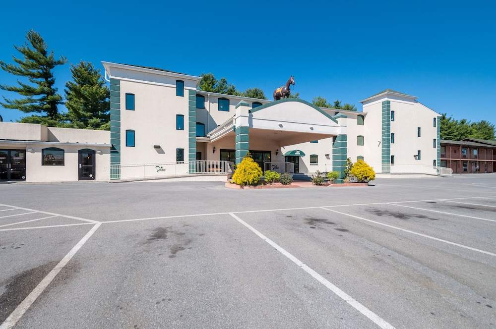 Rodeway Inn & Suites Charles Town