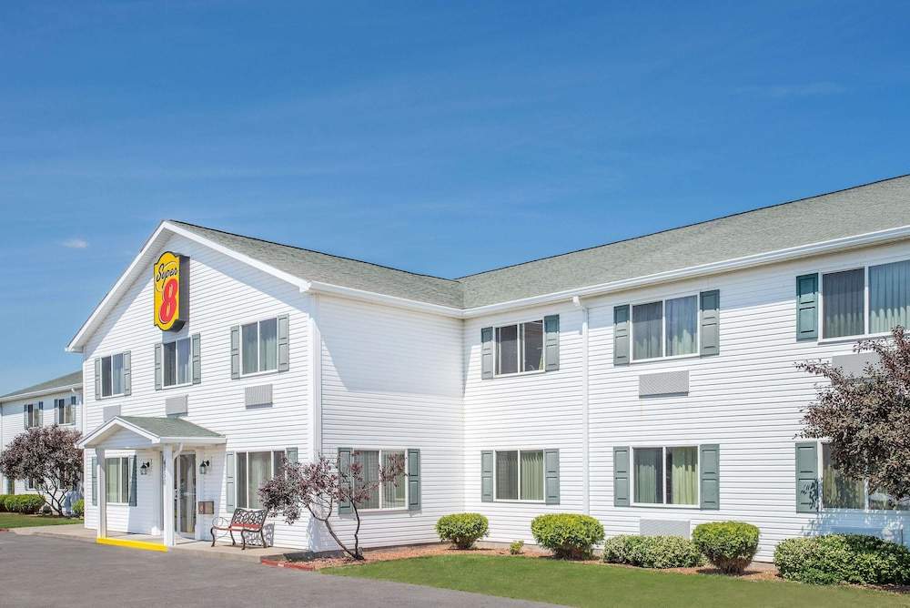 Super 8 by Wyndham Canandaigua