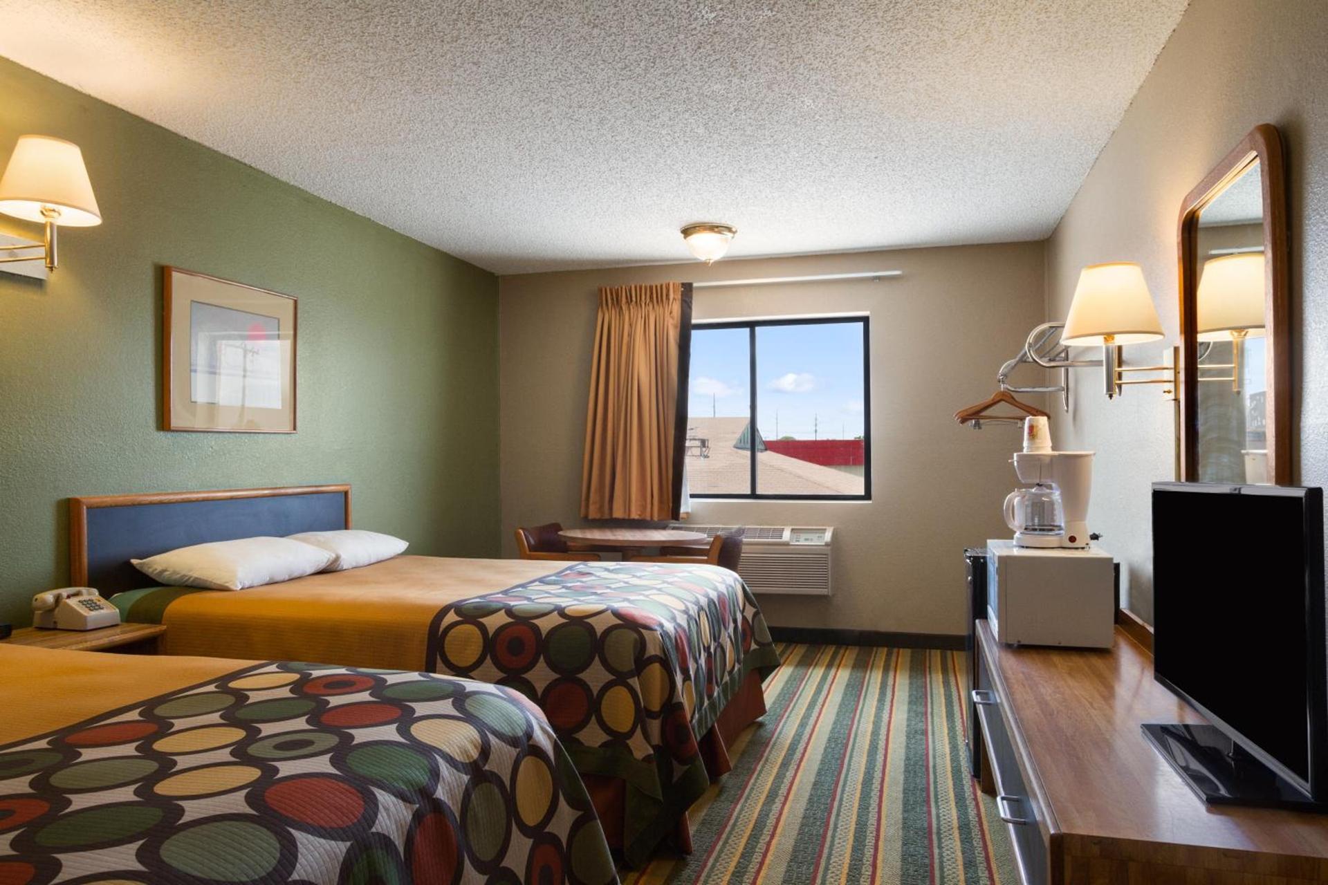 Super 8 by Wyndham Blackwell photo 15