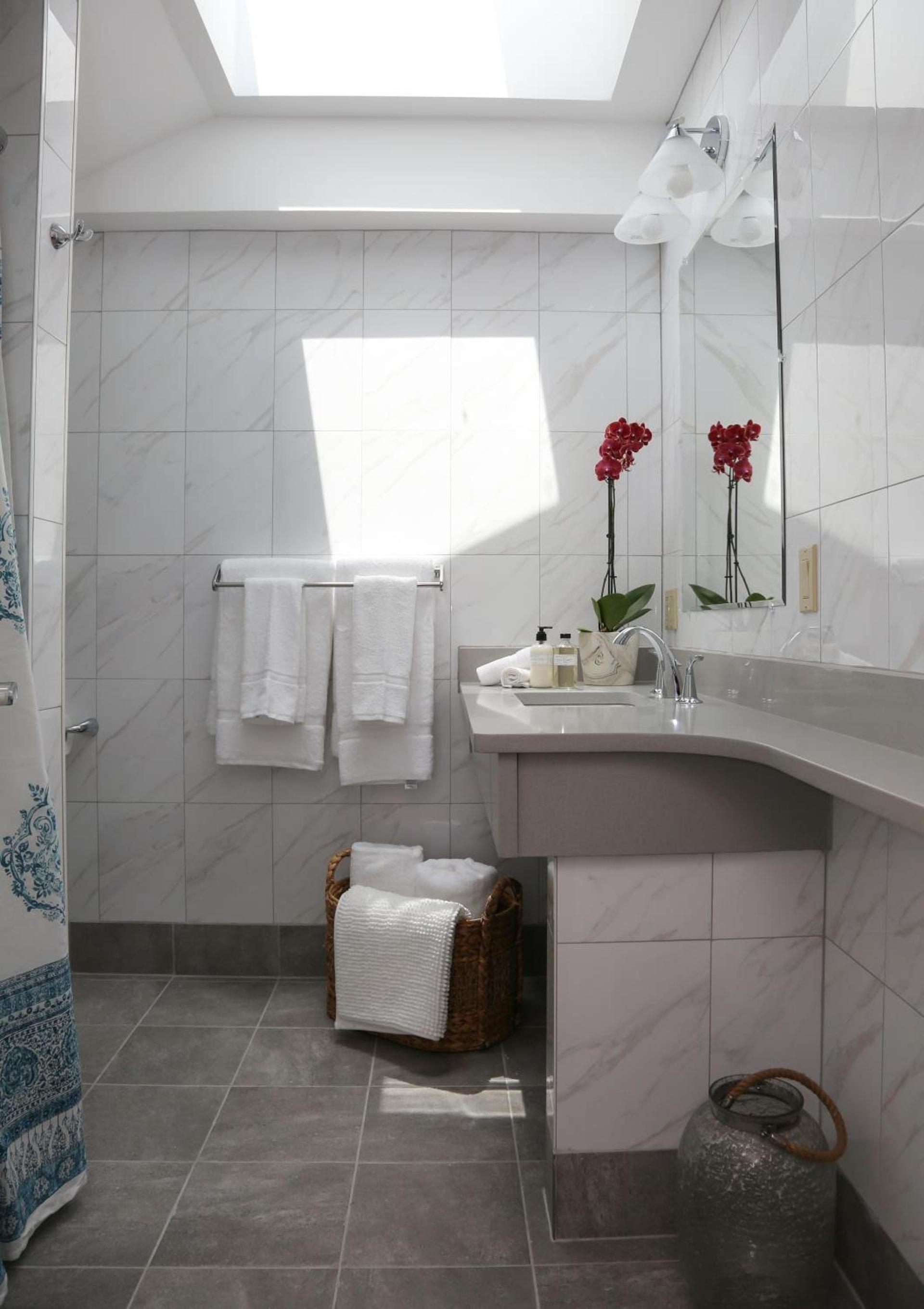 The Sea Breeze Inn photo 80
