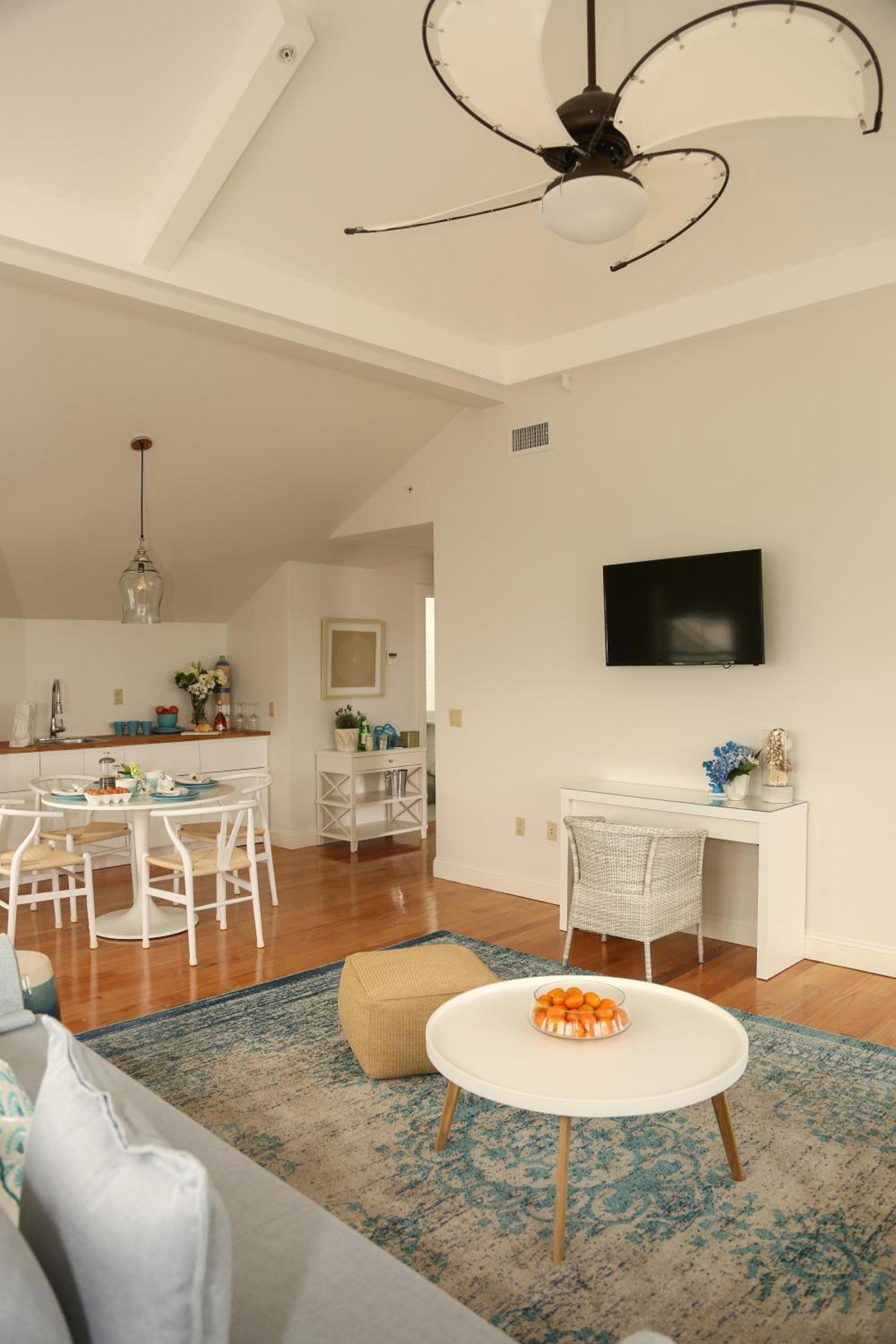 The Sea Breeze Inn photo 73