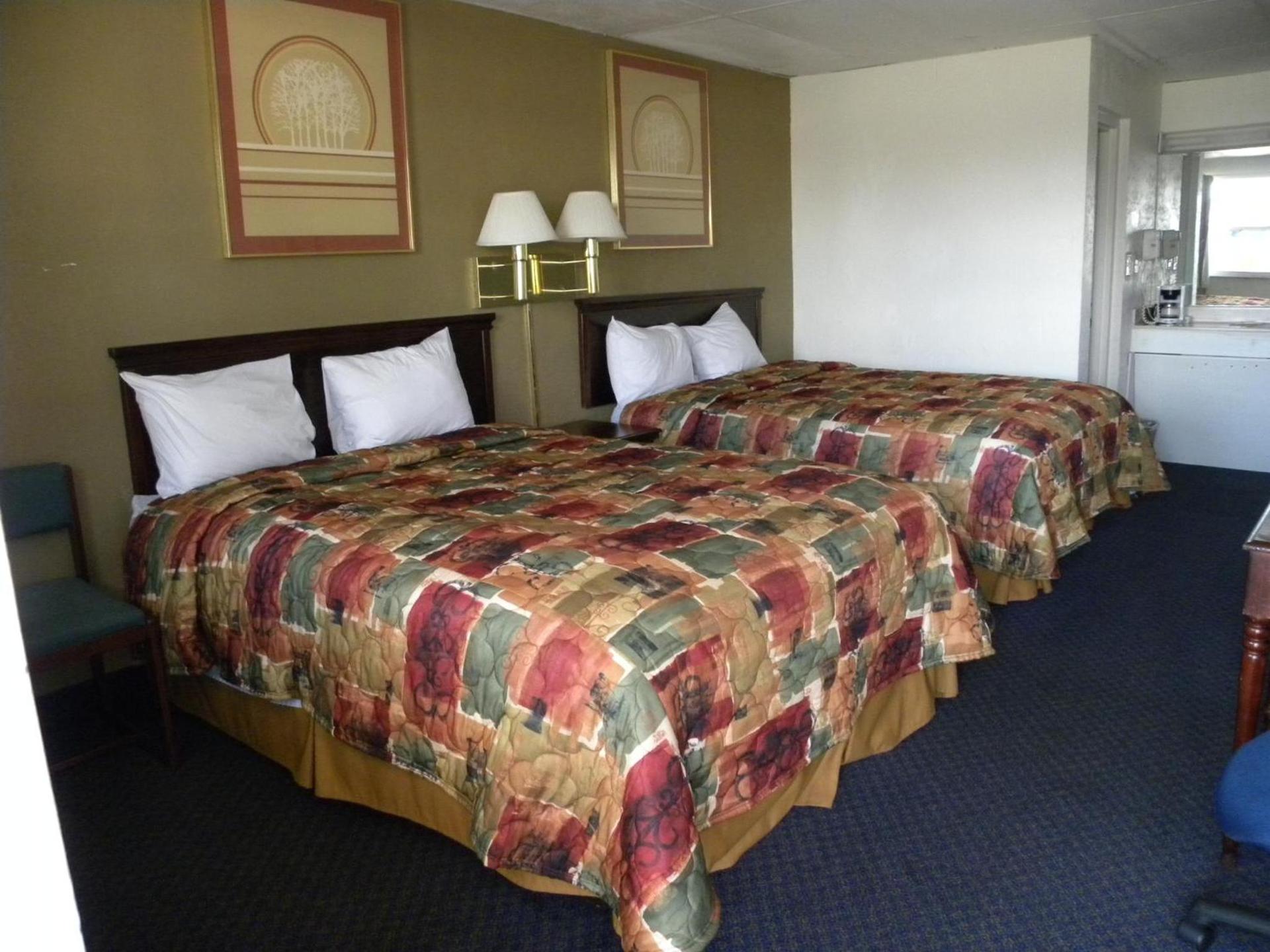 Guest Inn Rogers photo 57