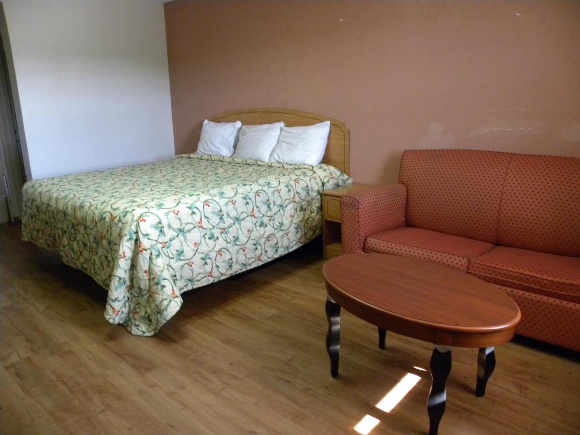 Guest Inn Rogers photo 35