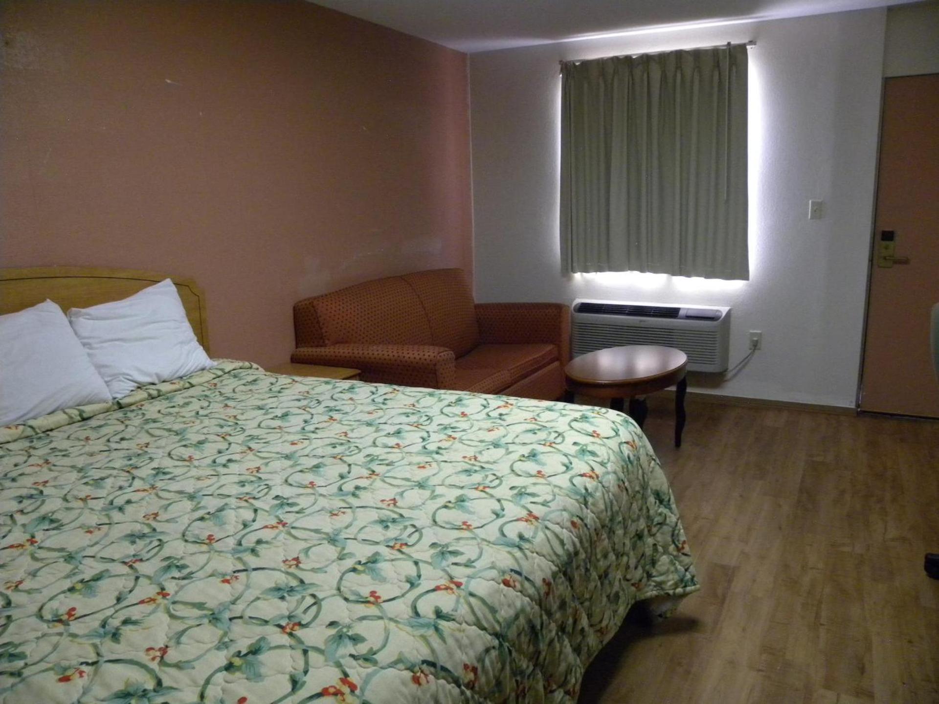 Guest Inn Rogers photo 34