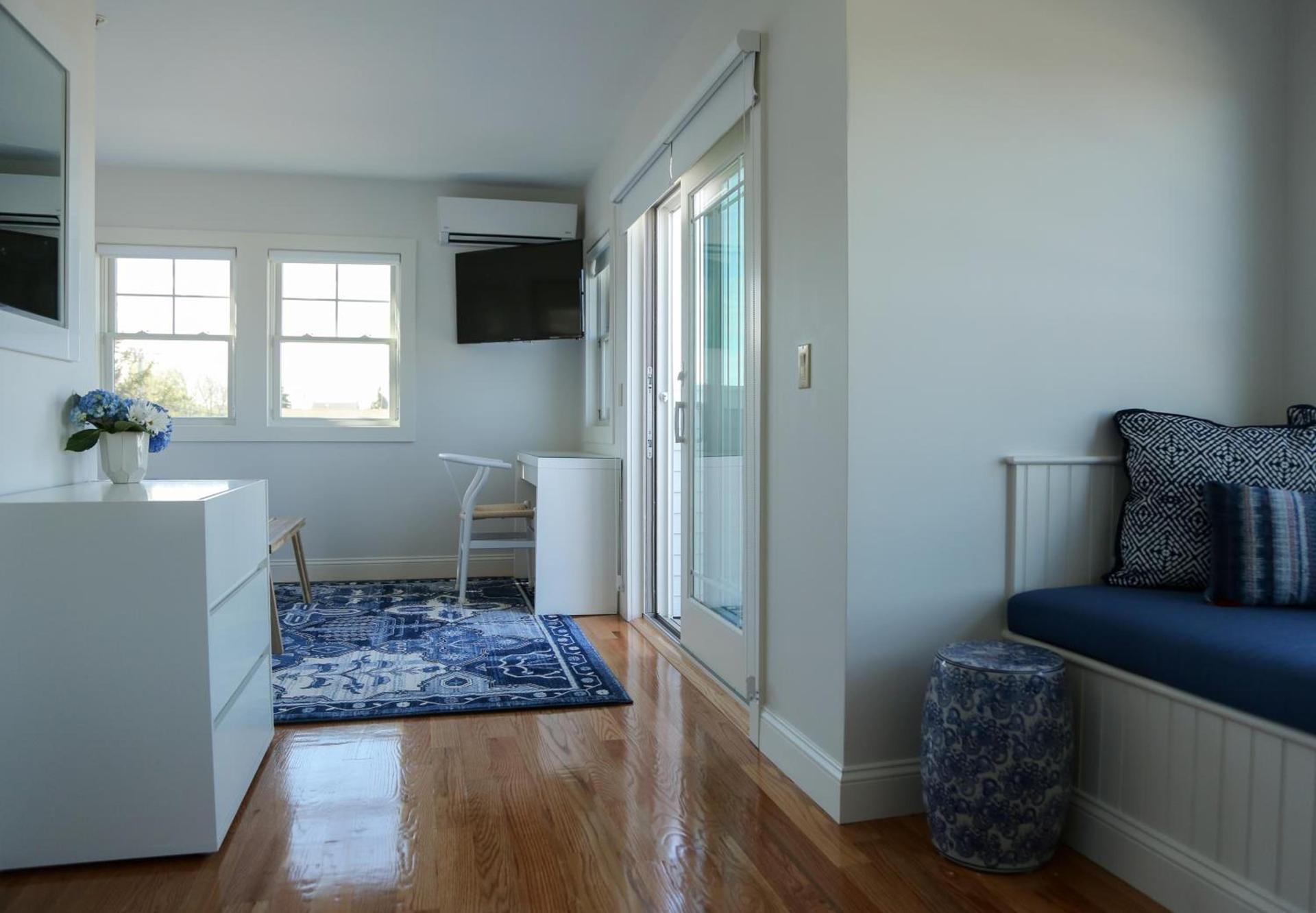 The Sea Breeze Inn photo 20