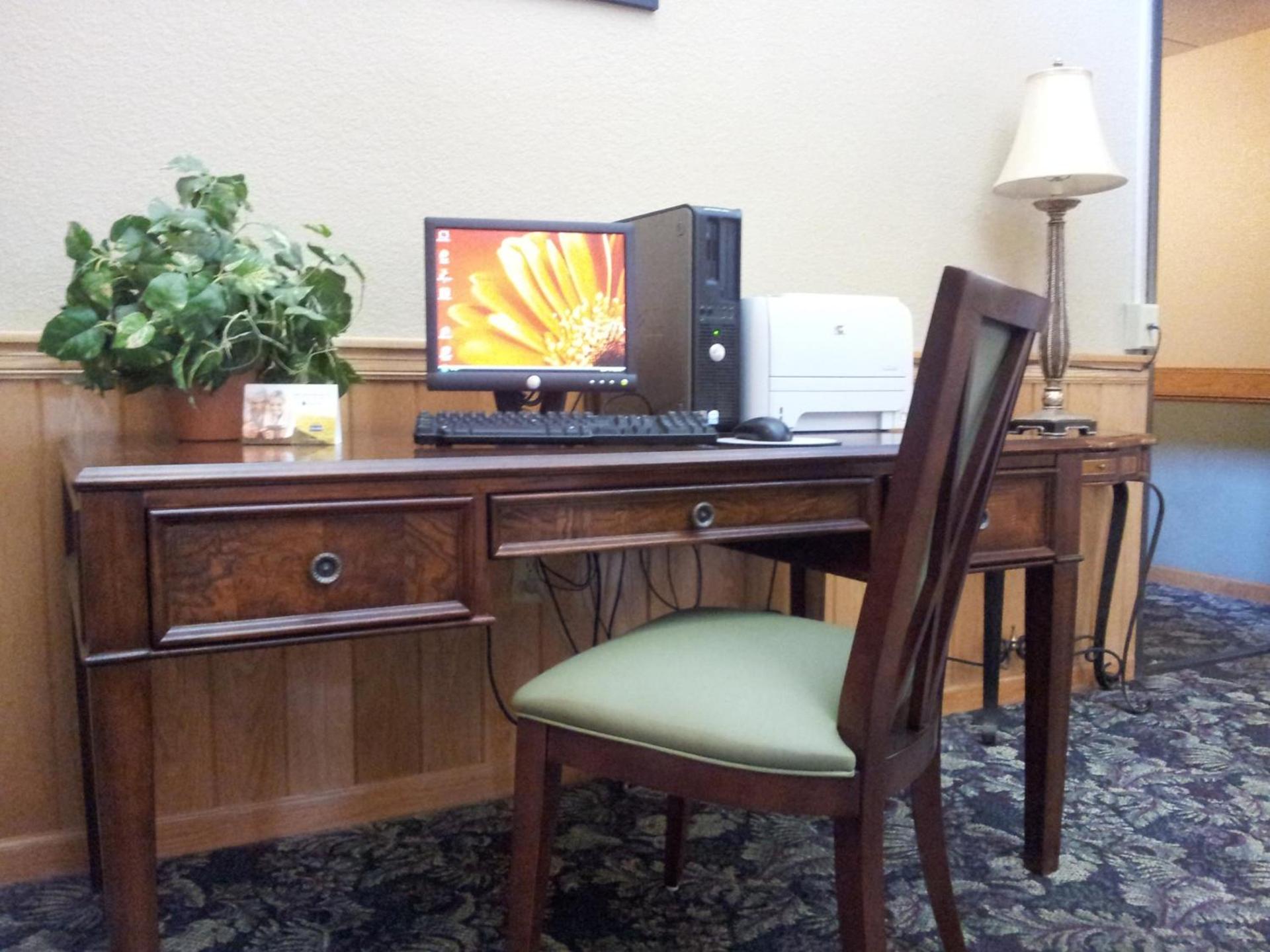 Cobblestone Hotel & Suites - Wisconsin Rapids photo 24