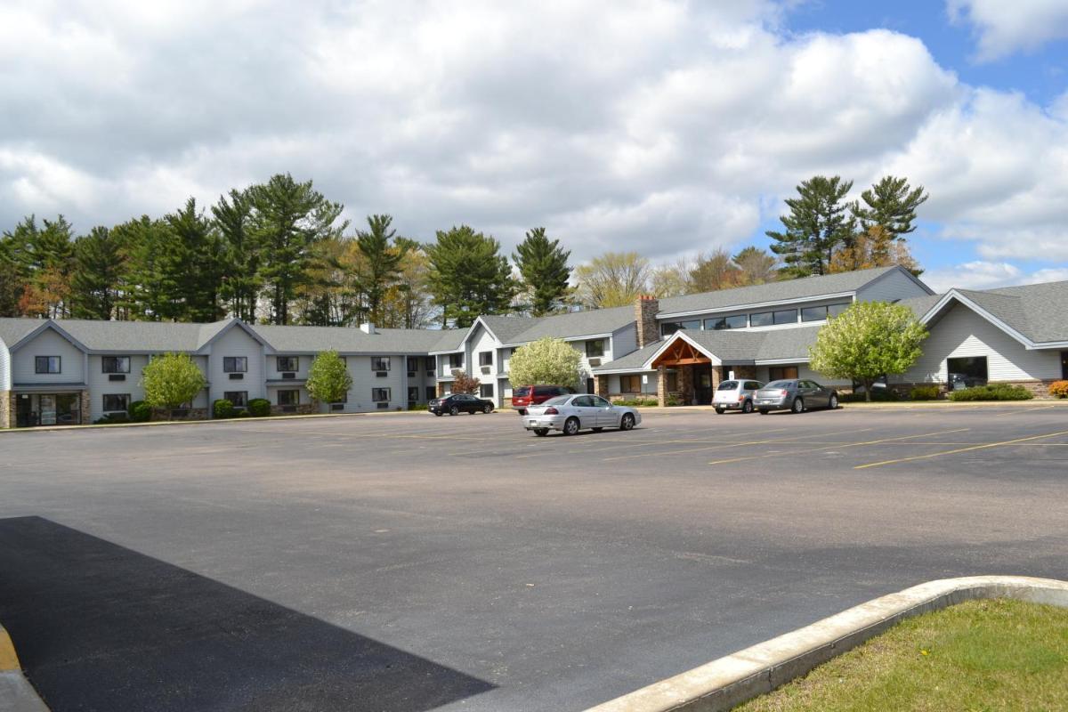 Cobblestone Hotel & Suites - Wisconsin Rapids photo 12