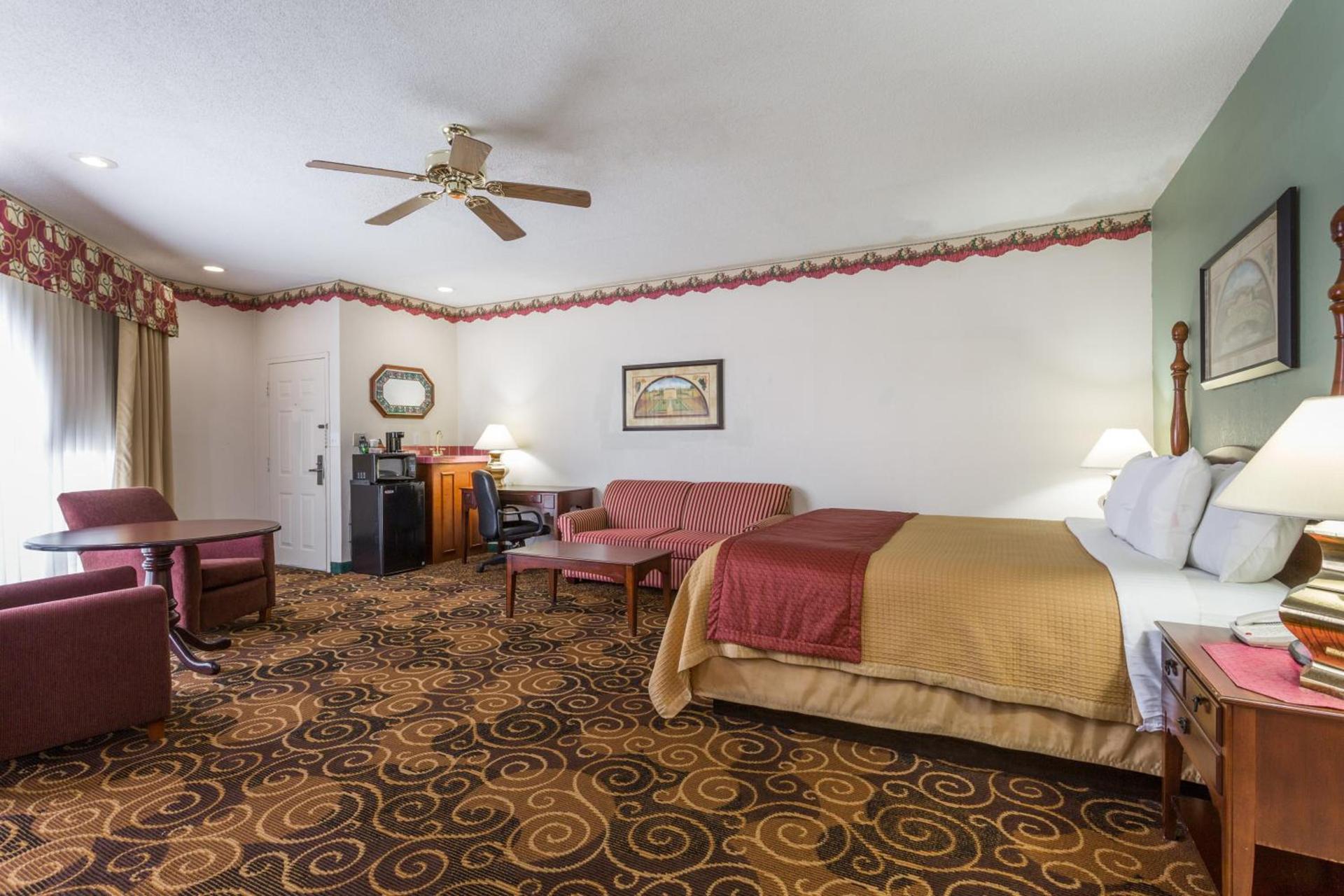 Red Roof Inn Orangeburg photo 16