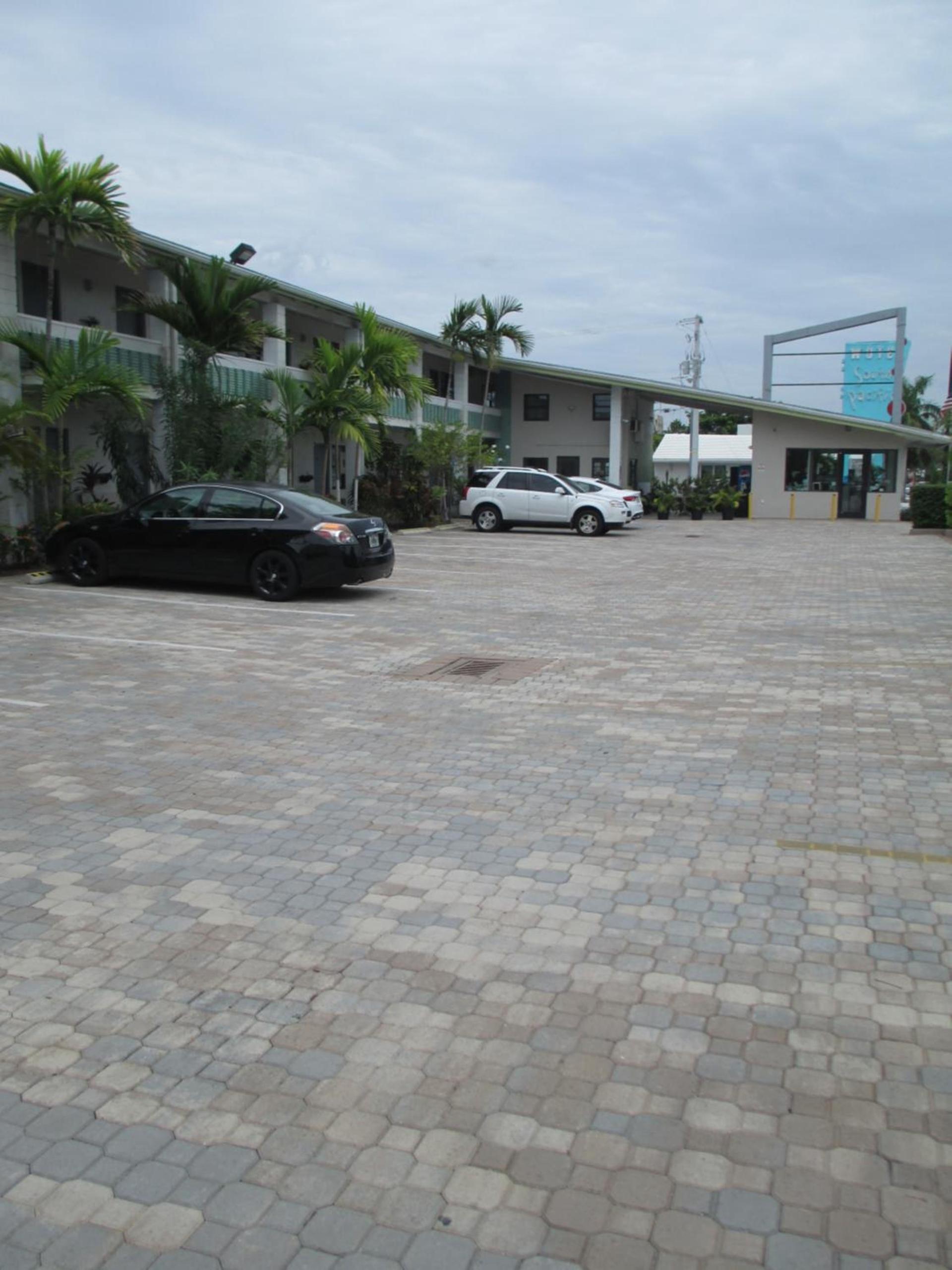 Shalimar Motel photo 32