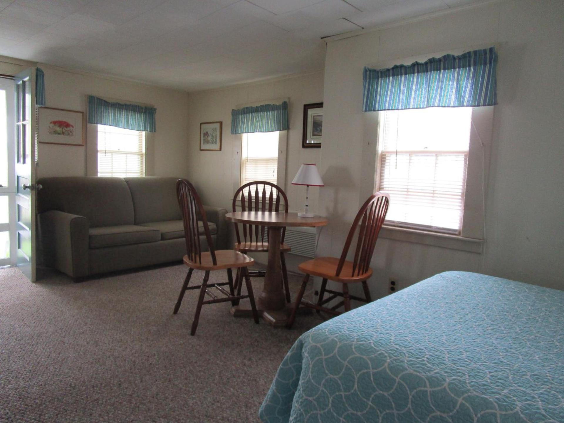 Shea's Riverside Inn & Motel photo 49