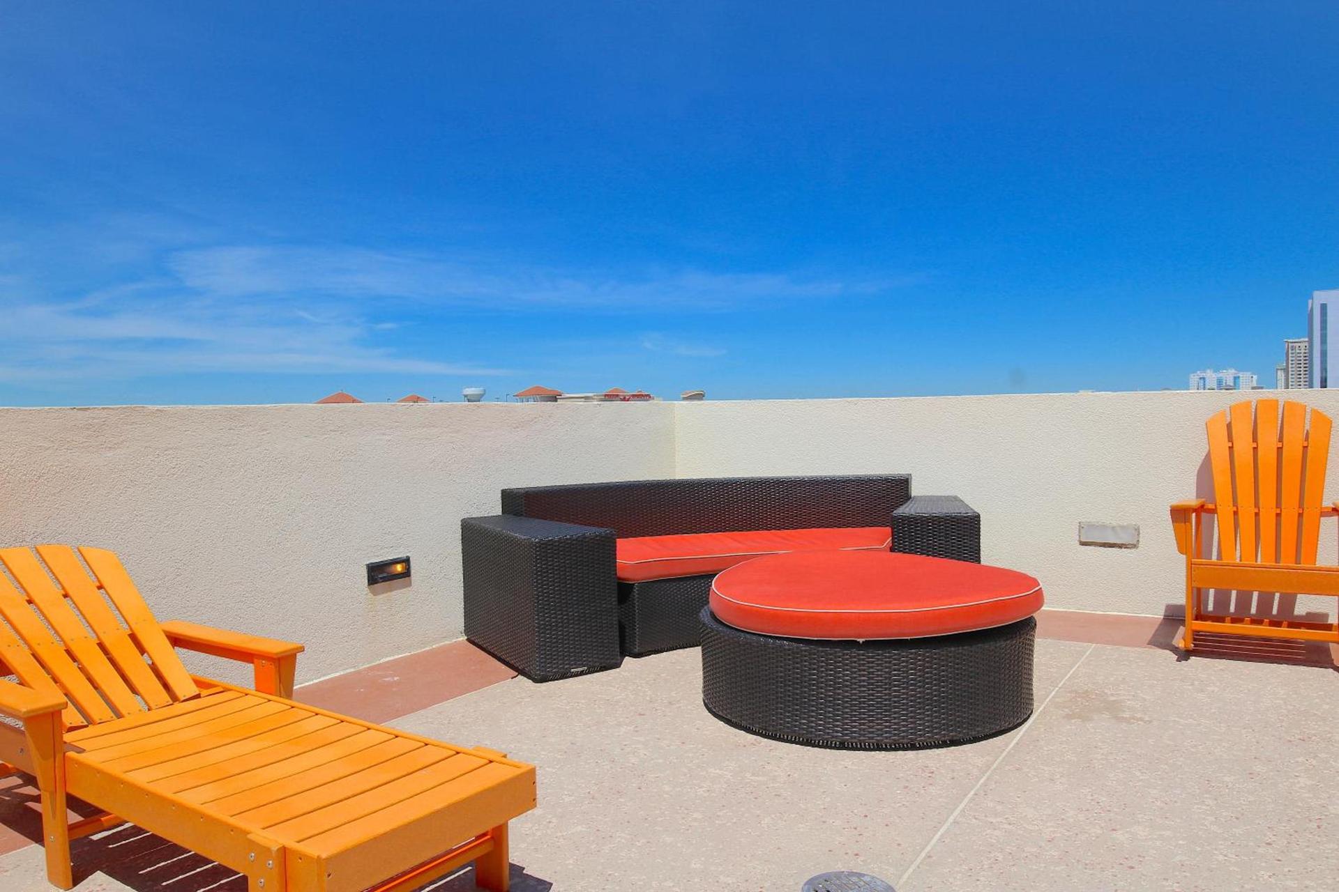 Ocean Sands Resort, Oceanfront, Virginia Beach by Vacatia photo 6