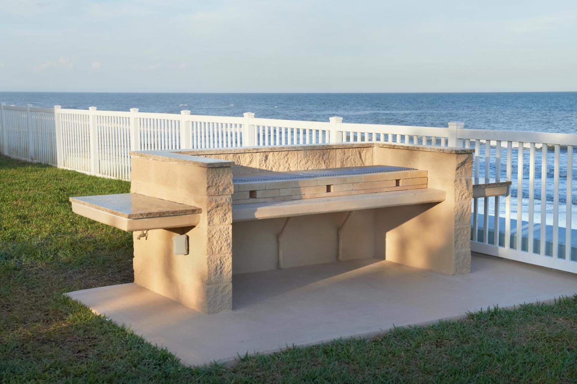 Paradise Beach Club - Oceanfront and Penthouse photo 25
