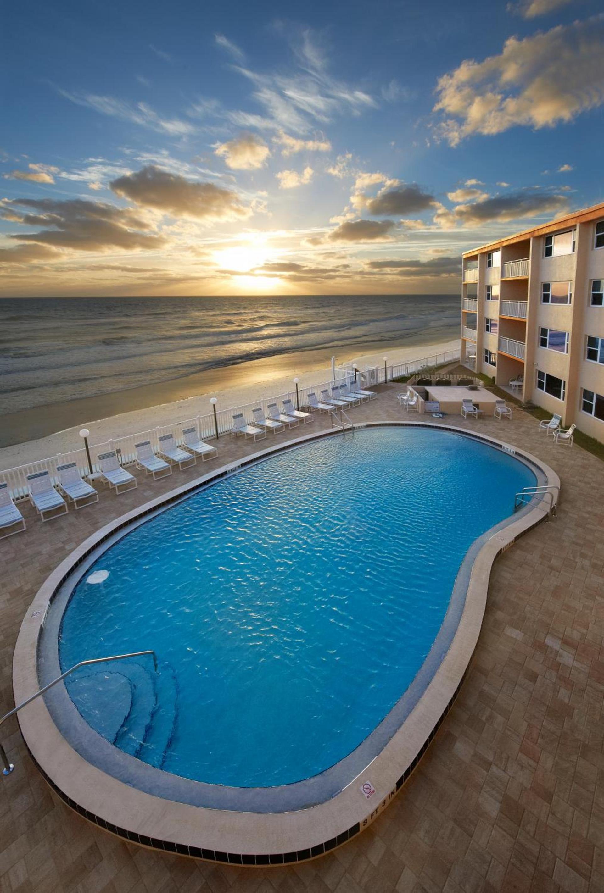 Paradise Beach Club - Oceanfront and Penthouse photo 22