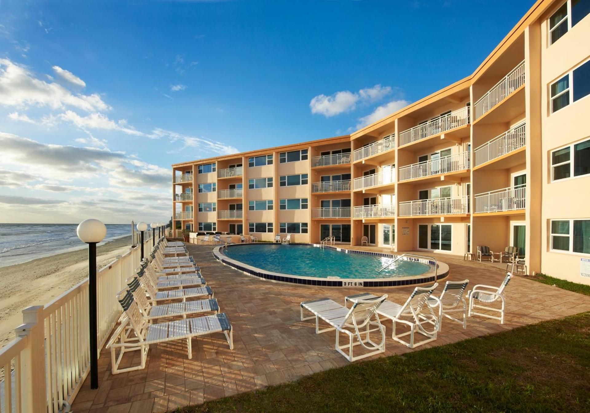 Paradise Beach Club - Oceanfront and Penthouse photo 23
