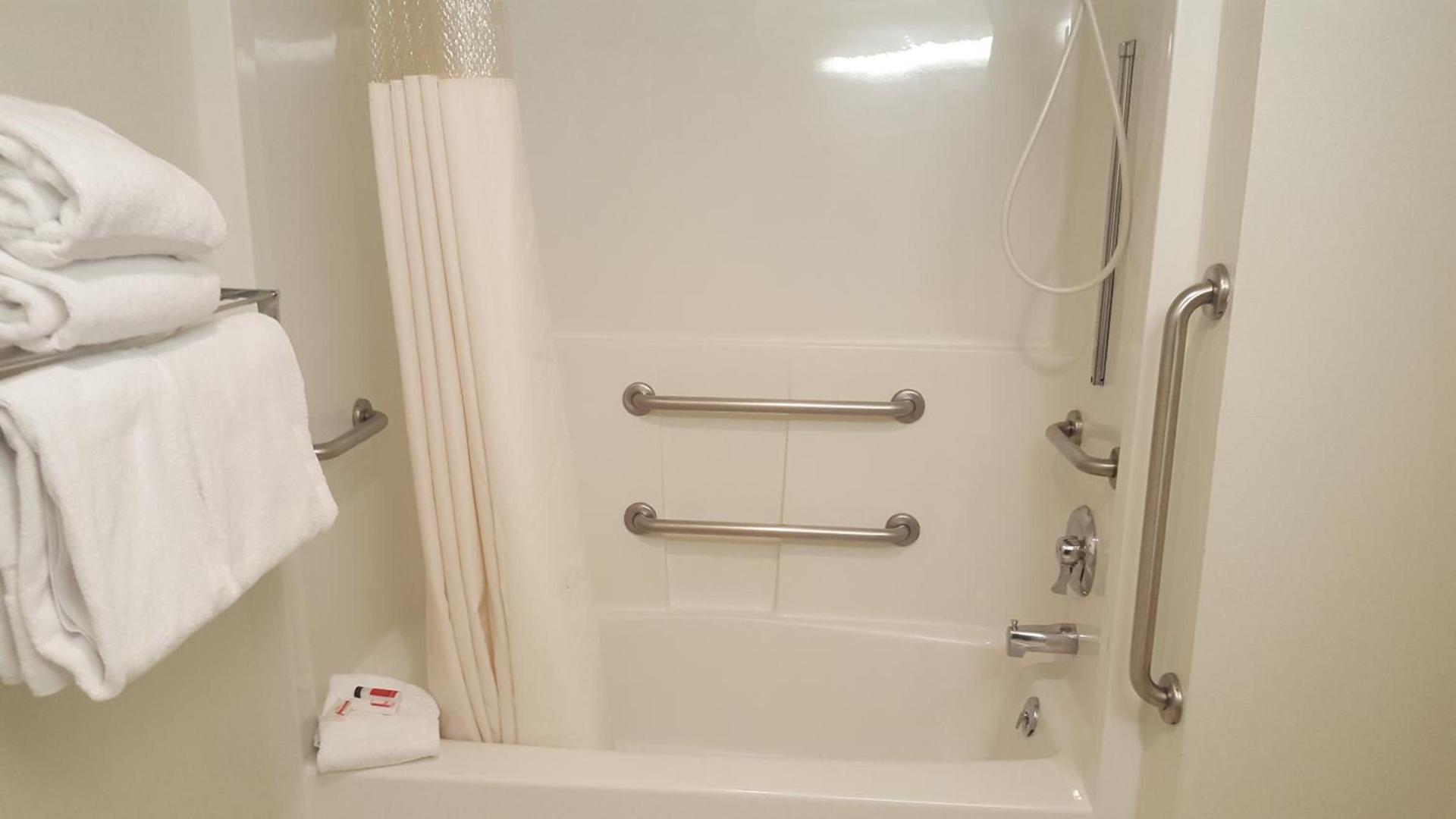 Baymont by Wyndham Coeur D Alene photo 40