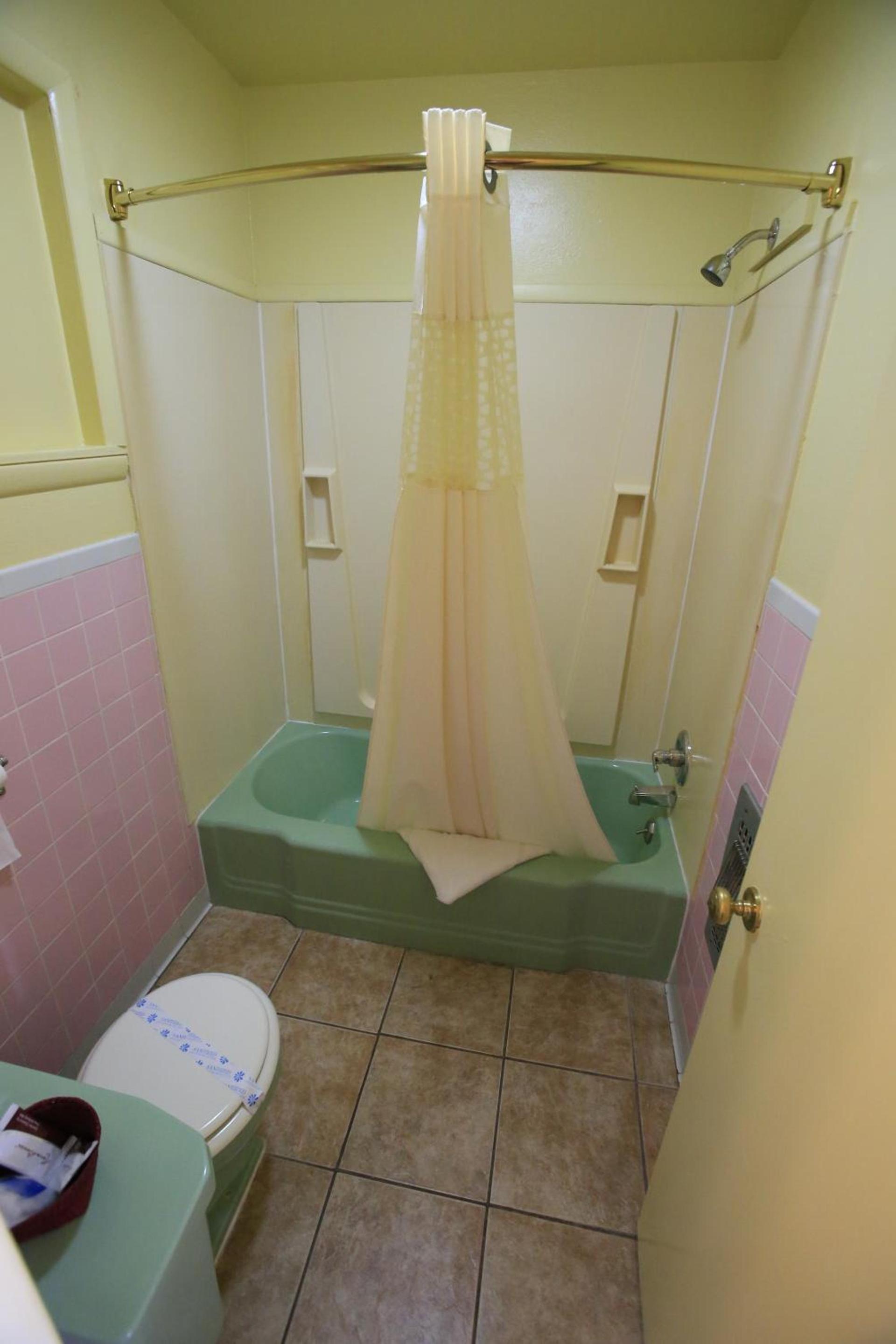 Shamrock Country Inn photo 13