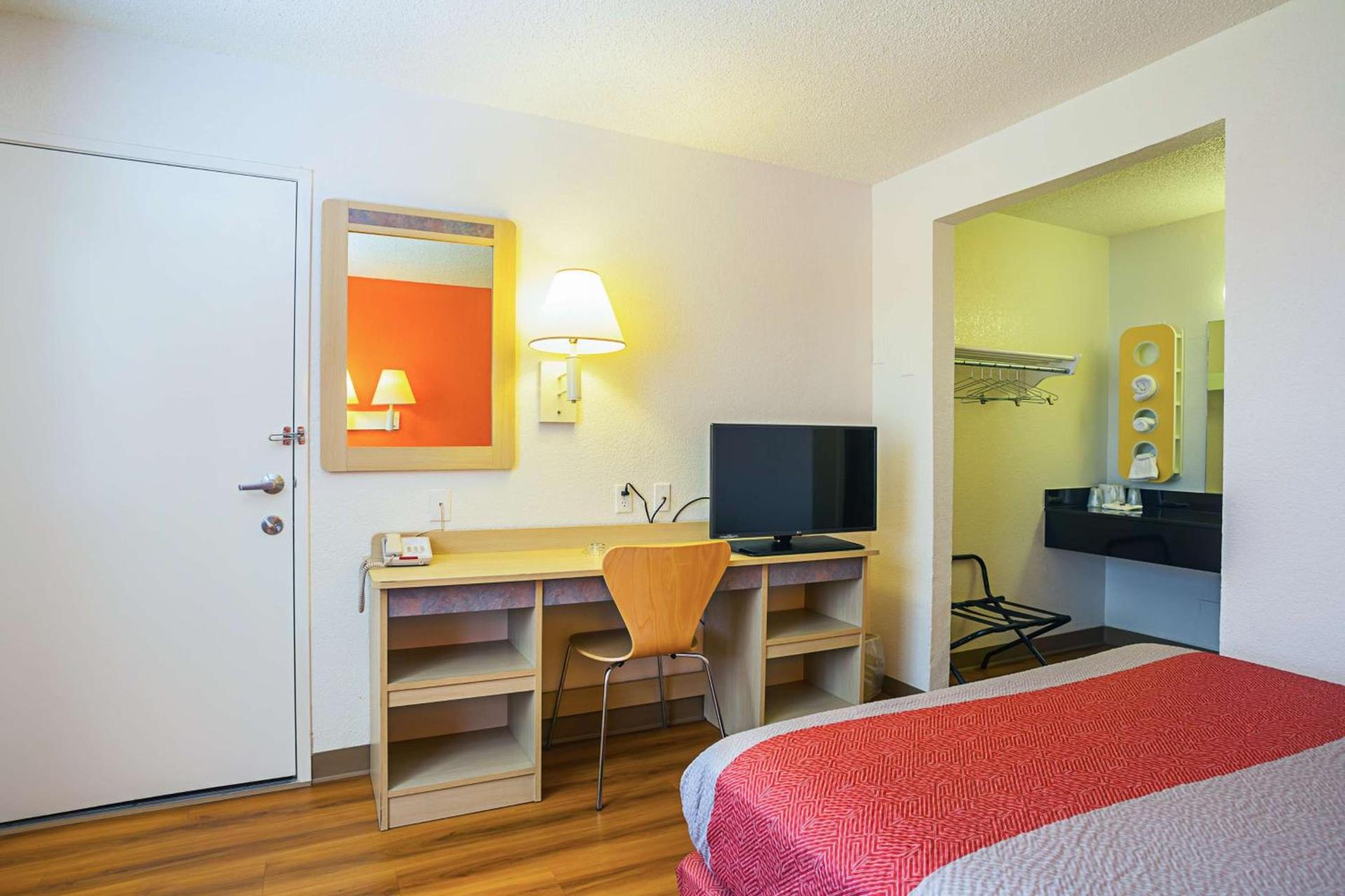 Motel 6-Yuma, AZ - East photo 2