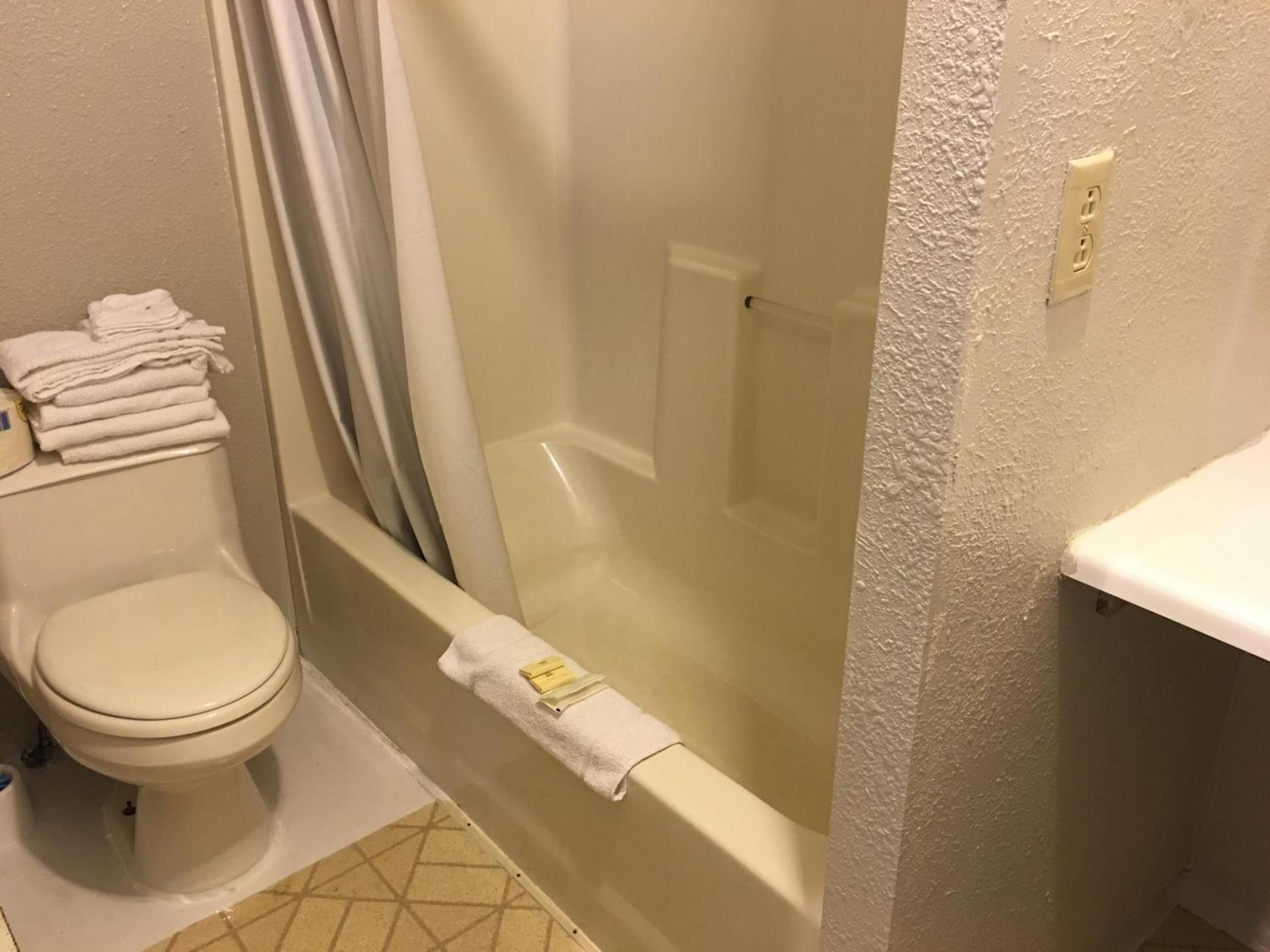Angeles Motel photo 44