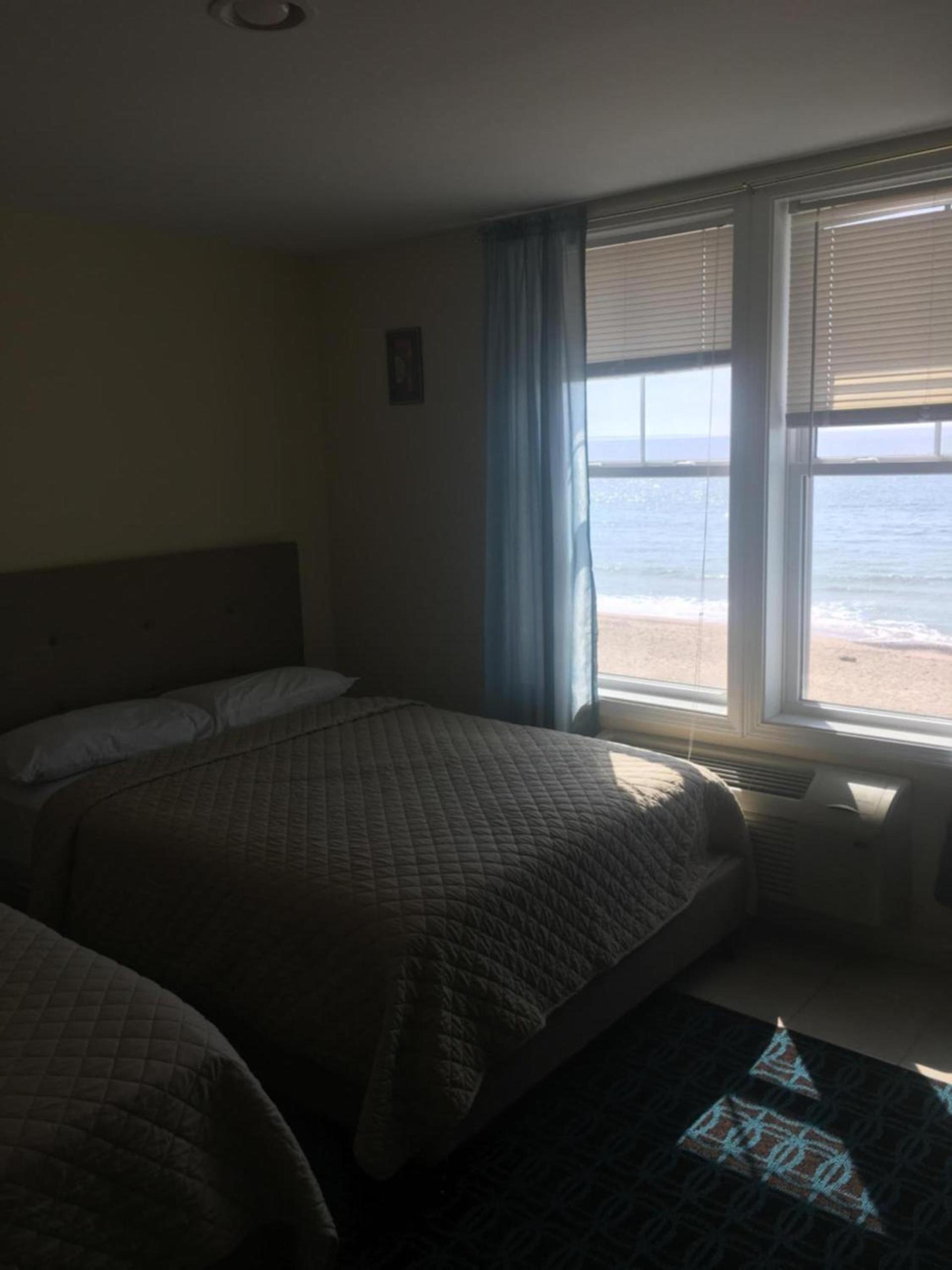 Misquamicut Beach Front Inn photo 14