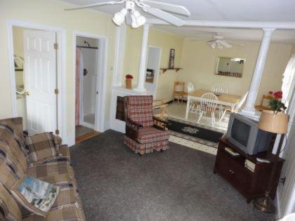 Sandpiper Beachfront Motel photo 18
