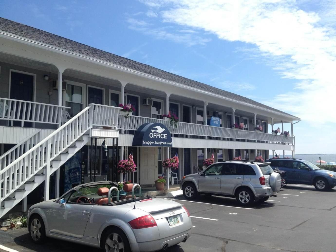 Sandpiper Beachfront Motel photo 7