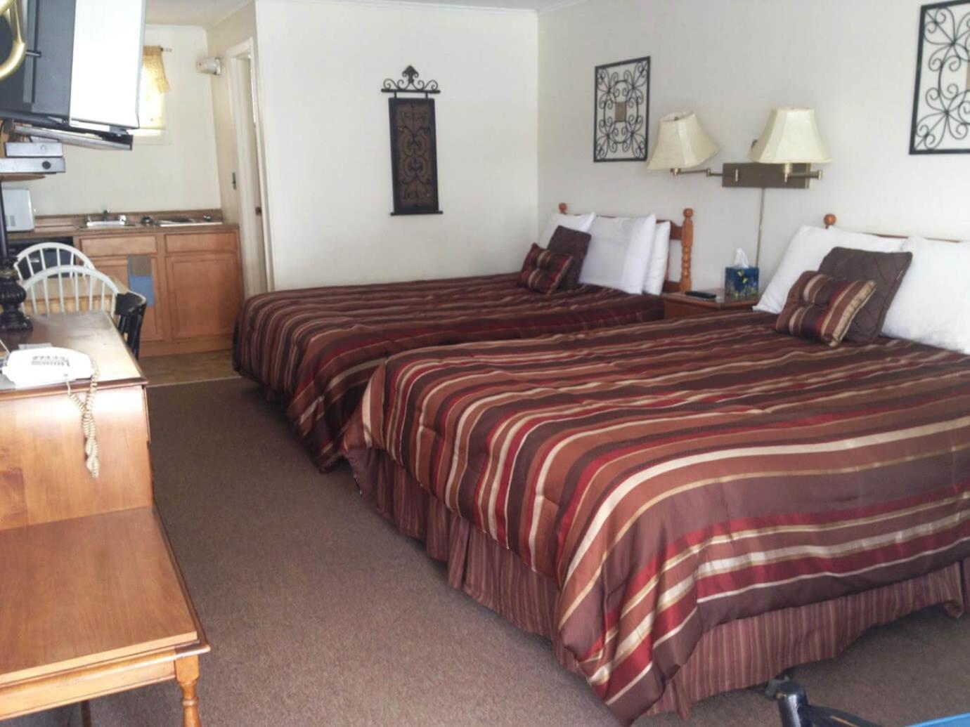 Sandpiper Beachfront Motel photo 4
