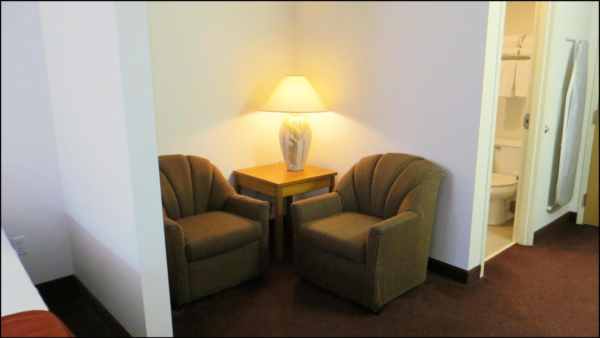 Peppermill Empress Inn photo 66