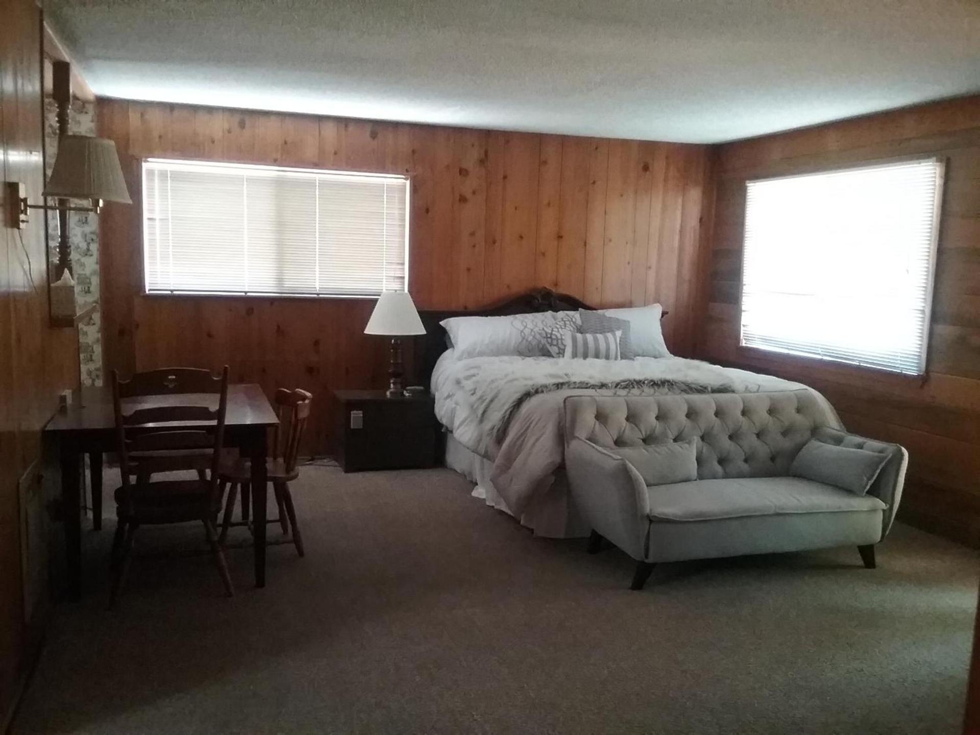 The Tamarack Lodge photo 12