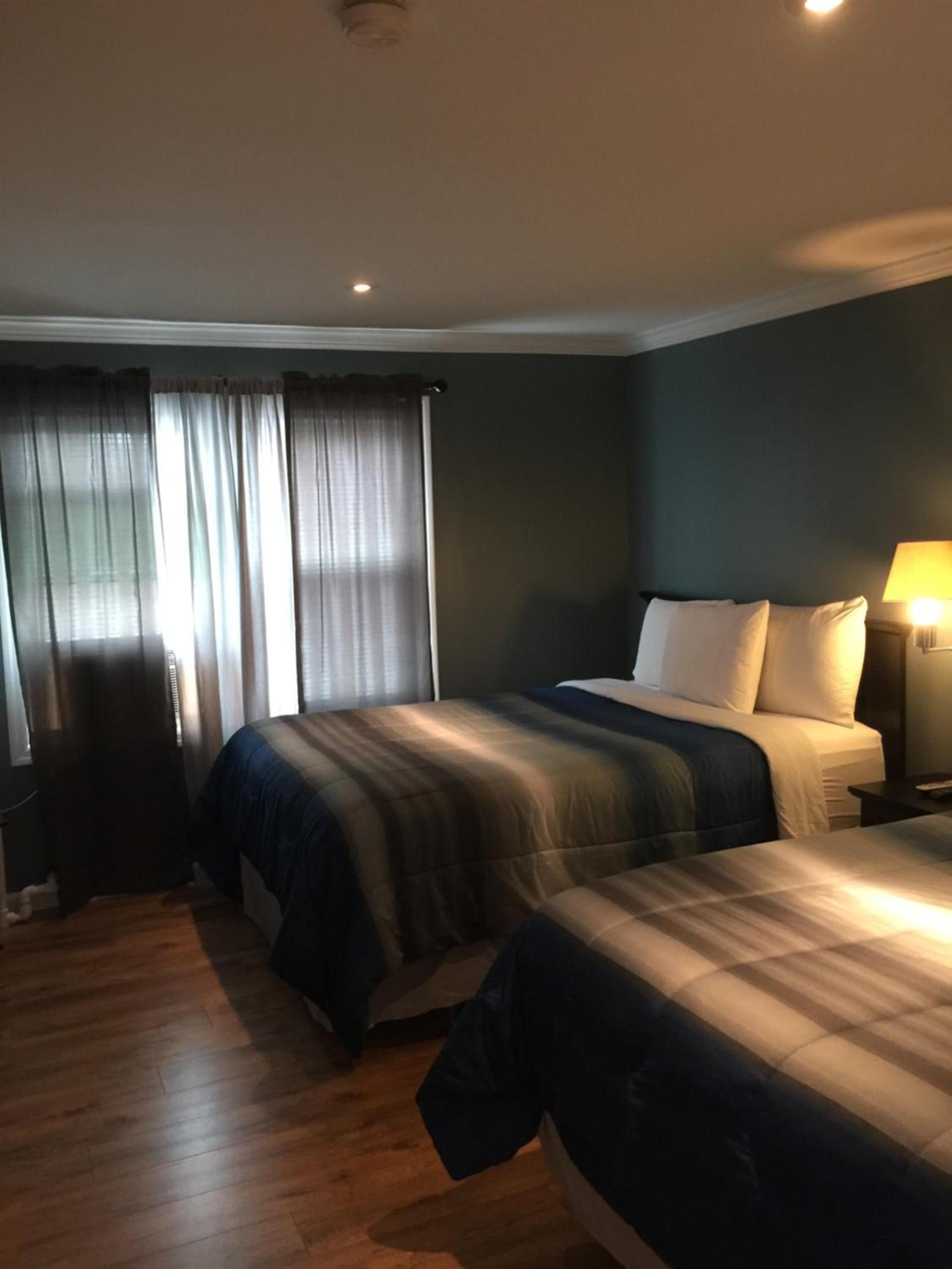Jones Beach Hotel photo 4