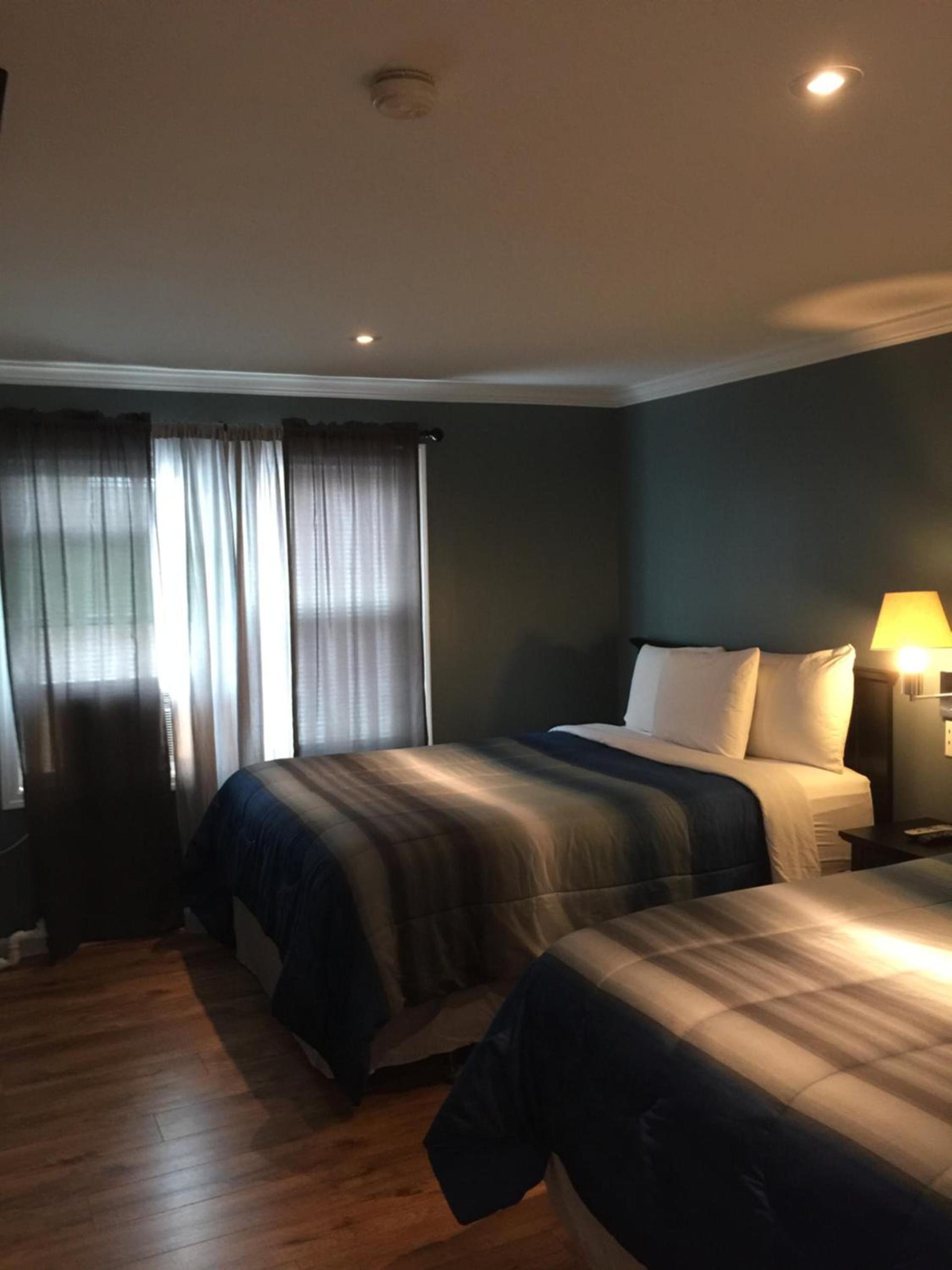 Jones Beach Hotel photo 6